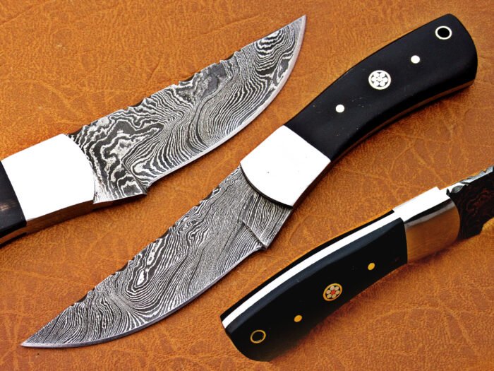 Damascus Steel Blade Skinner Knife With Buffalo Horn Handle 6.5 Inch