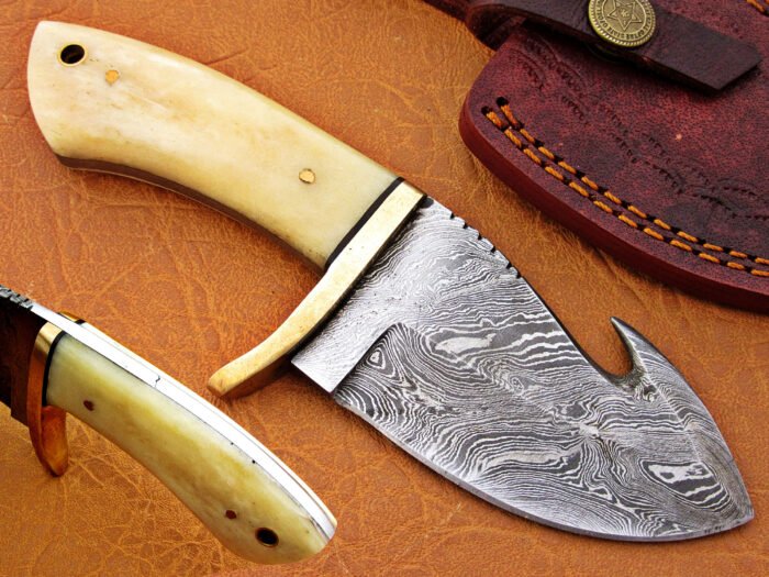 6.5 Inch Damascus Steel Blade Gut Hook Bowie Knife