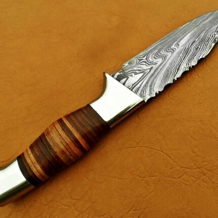 Damascus Steel Blade Gut Hook Handle