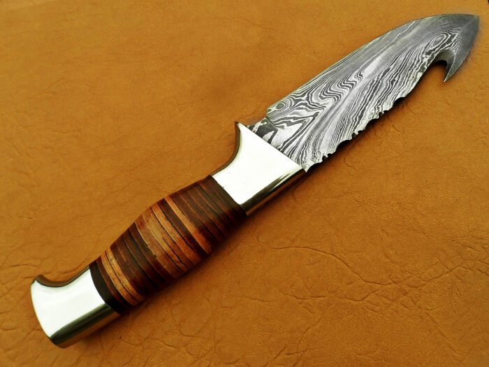 Damascus Steel Blade Gut Hook Handle