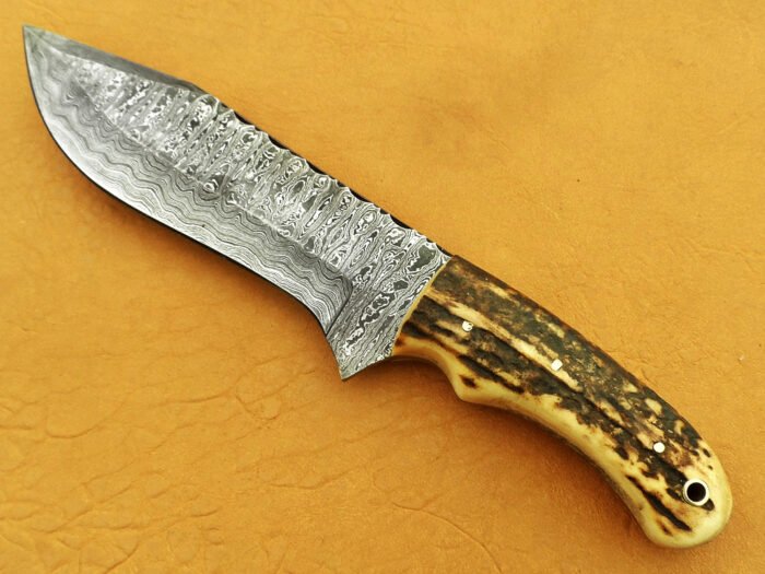 Damascus Steel Blade Hunting Knife Handle Deer Antler 11 Inch