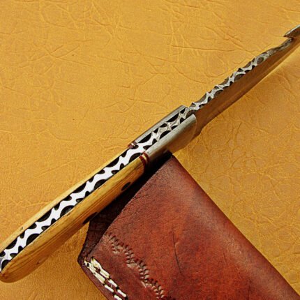 Damascus Steel Blade Skinner Knife With Walnut Wood Handle 9 Inch