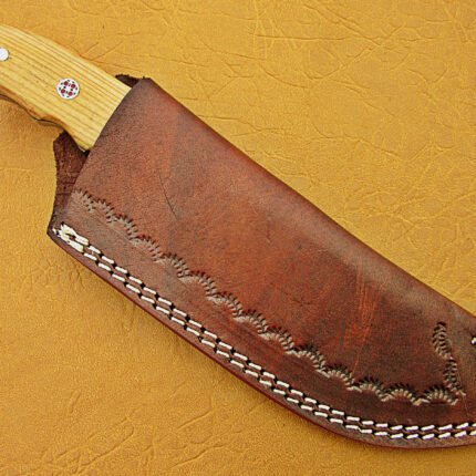 Damascus Steel Blade Skinner Knife With Walnut Wood Handle 9 Inch