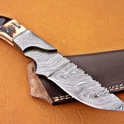 Damascus Steel Blade Razor With Camel Bone Handle