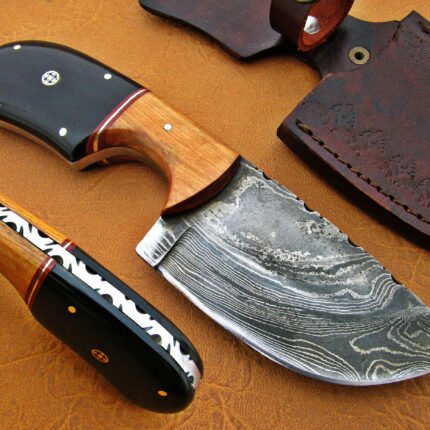 Damascus Steel Blade Skinner Knife With Buffalo Horn Handle 7 Inch