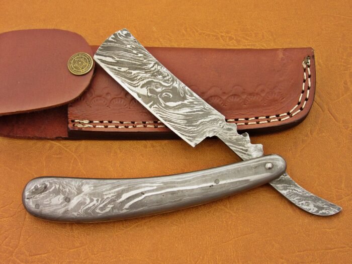 Damascus Steel Blade Razor With Leather Sheath