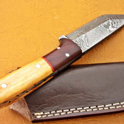 Damascus Steel Blade Tanto Hunting Knife With Walnut Wood Handle