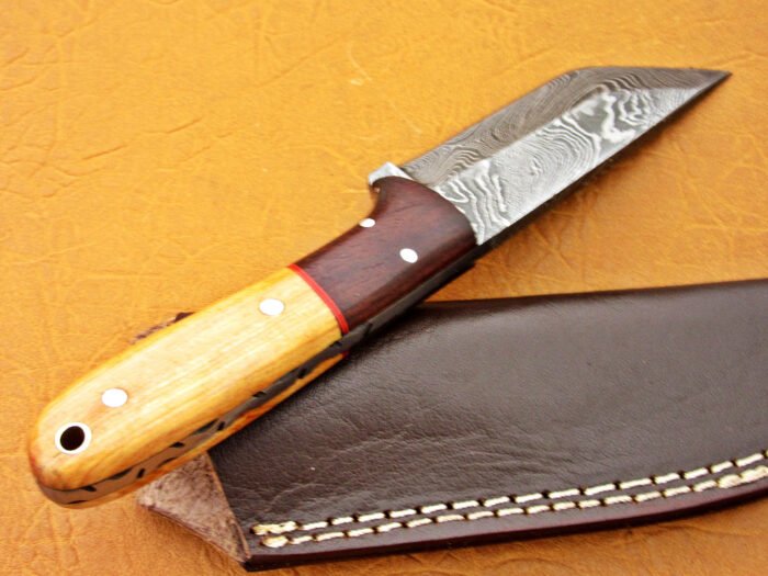 Damascus Steel Blade Tanto Hunting Knife With Walnut Wood Handle